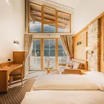 Отель Familotel Kindl Нойштифт-им-Штубайталь