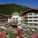 Familotel Kindl Отель Нойштифт-им-Штубайталь